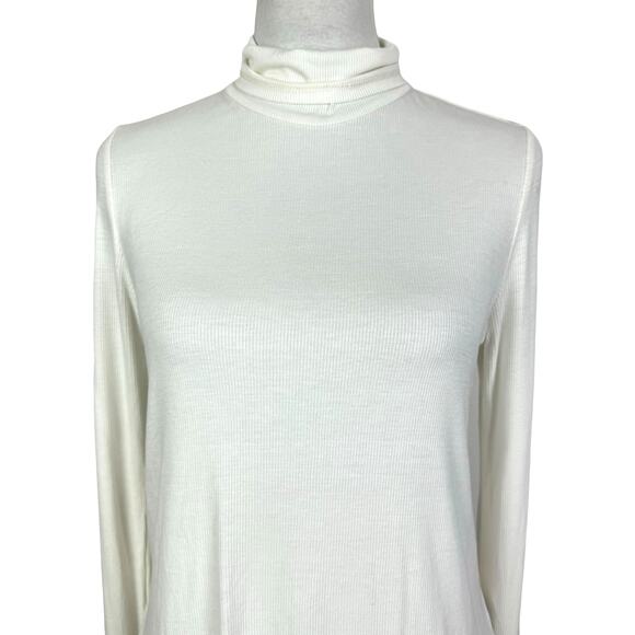 Lola & Sophie Ivory White Ribbed Turtleneck Long Sleeve Back Slit Layered Tee - Picture 2 of 9